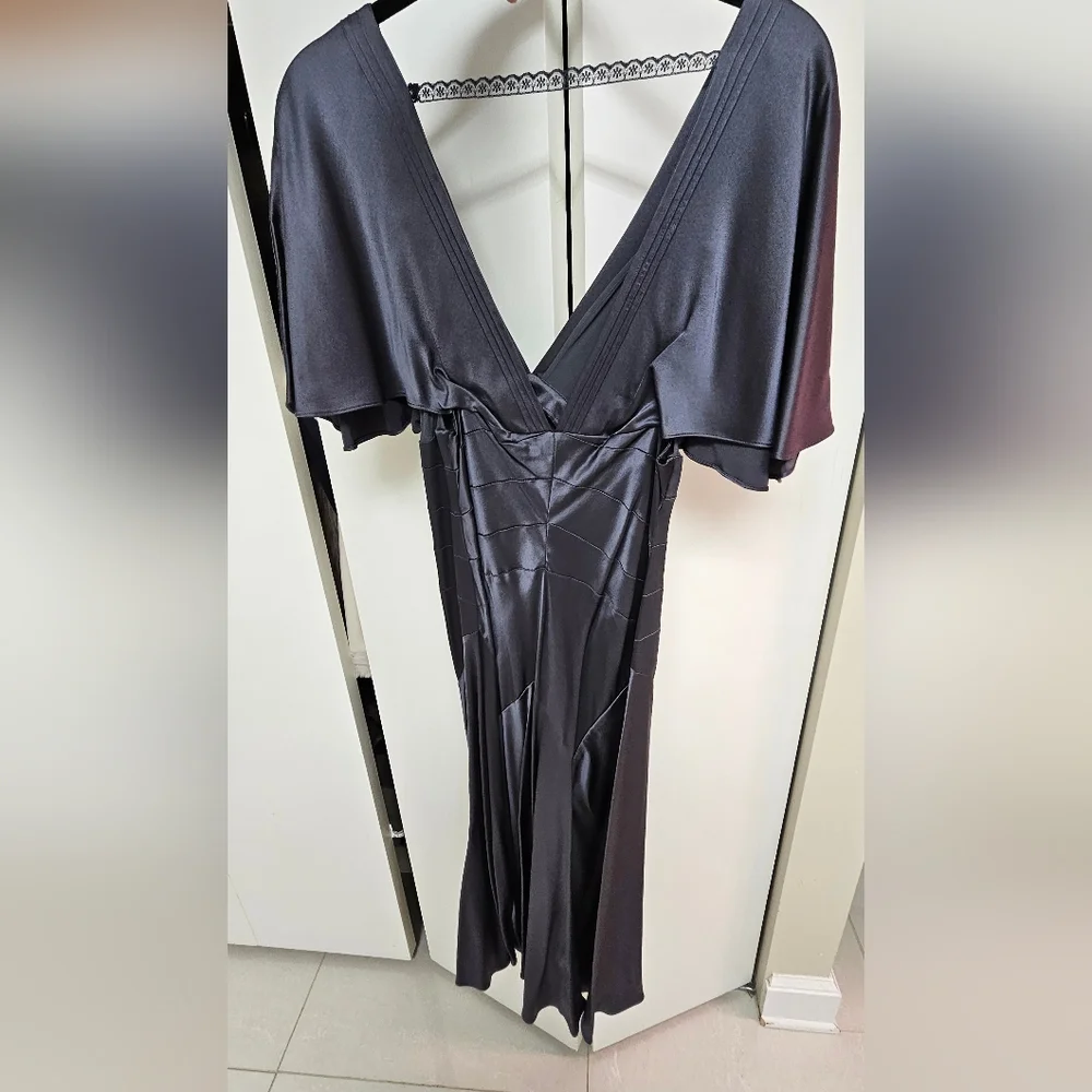 MaxAzria Collection 👗 - Picture 2 of 4